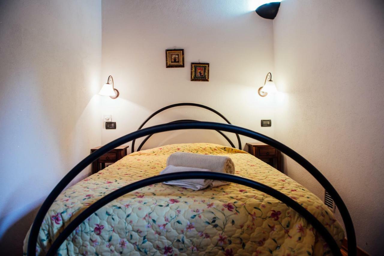 Agriturismo Il Noce 卡斯蒂戈隆·多尔希亚 外观 照片