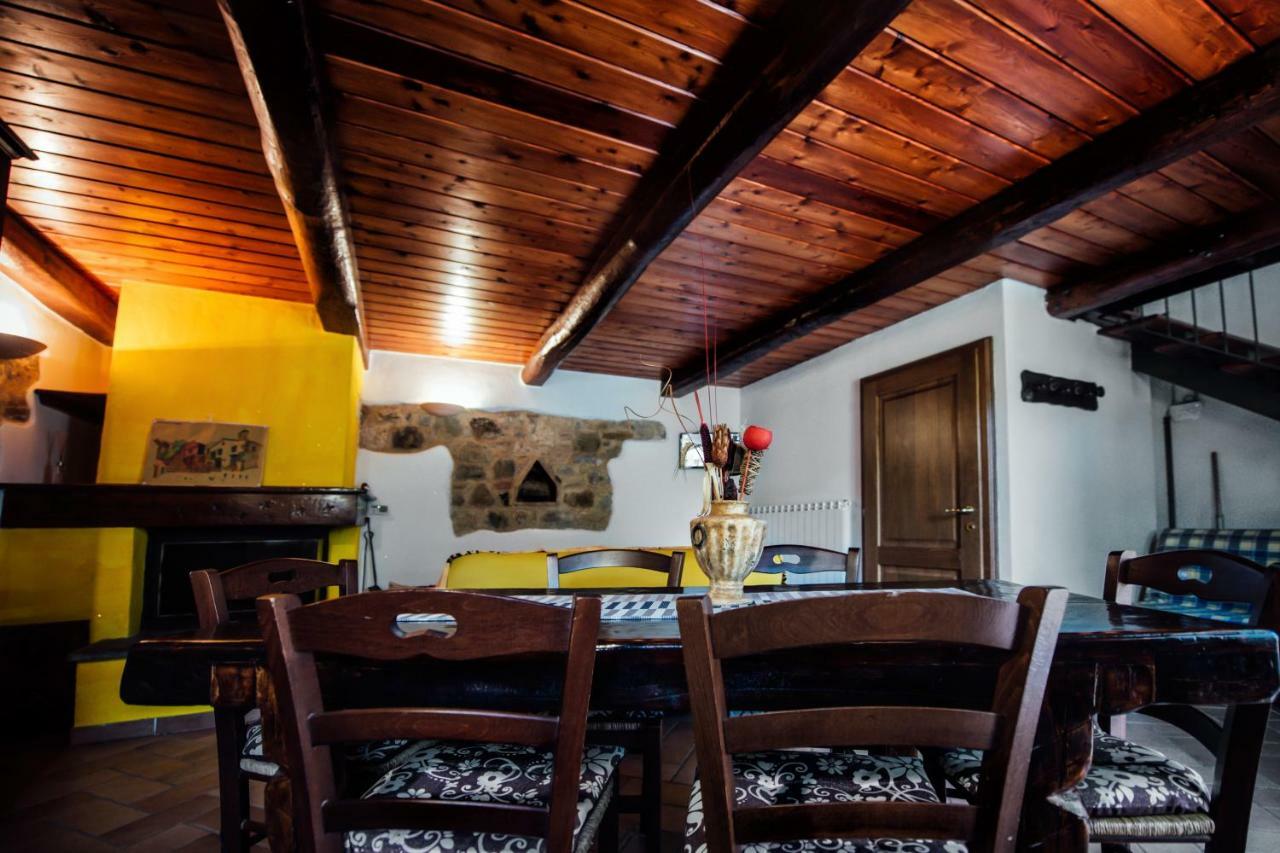 Agriturismo Il Noce 卡斯蒂戈隆·多尔希亚 外观 照片