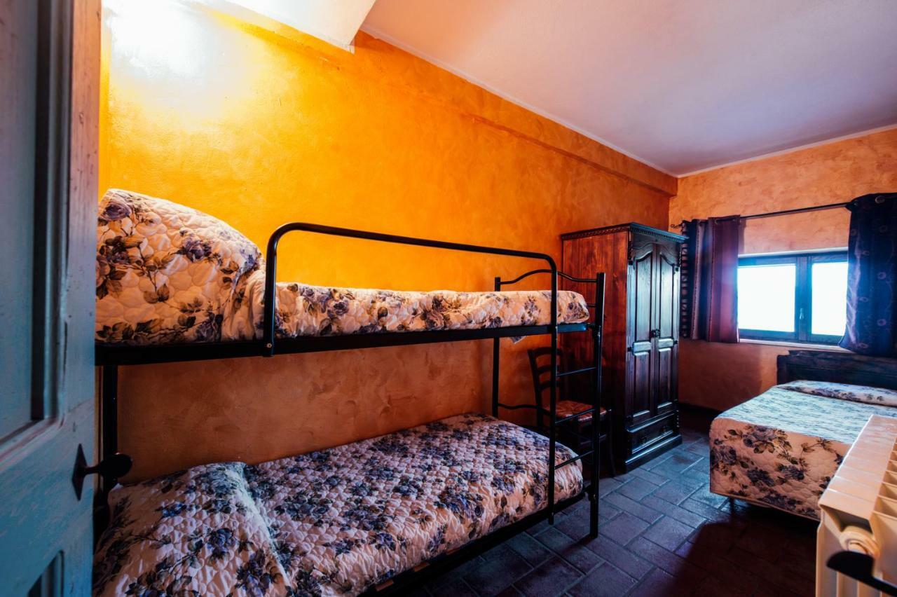 Agriturismo Il Noce 卡斯蒂戈隆·多尔希亚 外观 照片