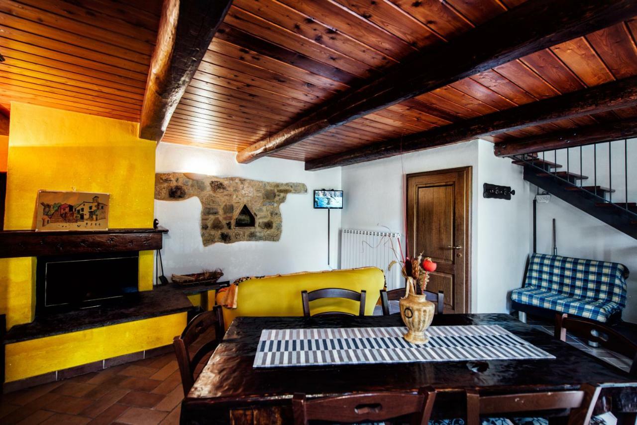Agriturismo Il Noce 卡斯蒂戈隆·多尔希亚 外观 照片
